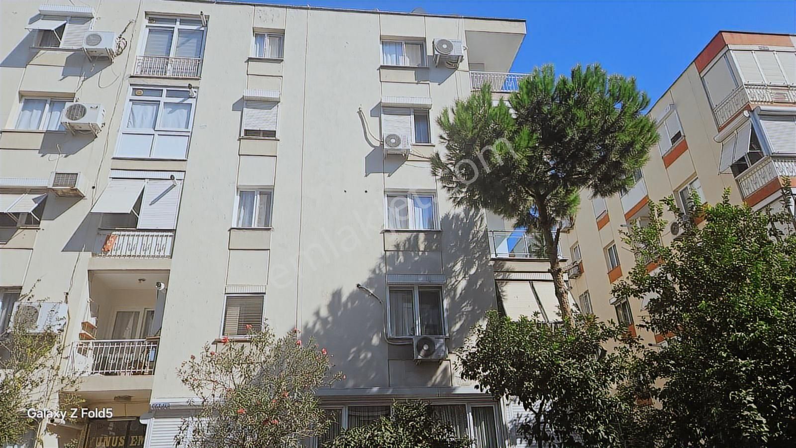 Karşıyaka Bahriye Üçok Mahallesi'nde Merkezde 3+1 Daire - Görsel 15