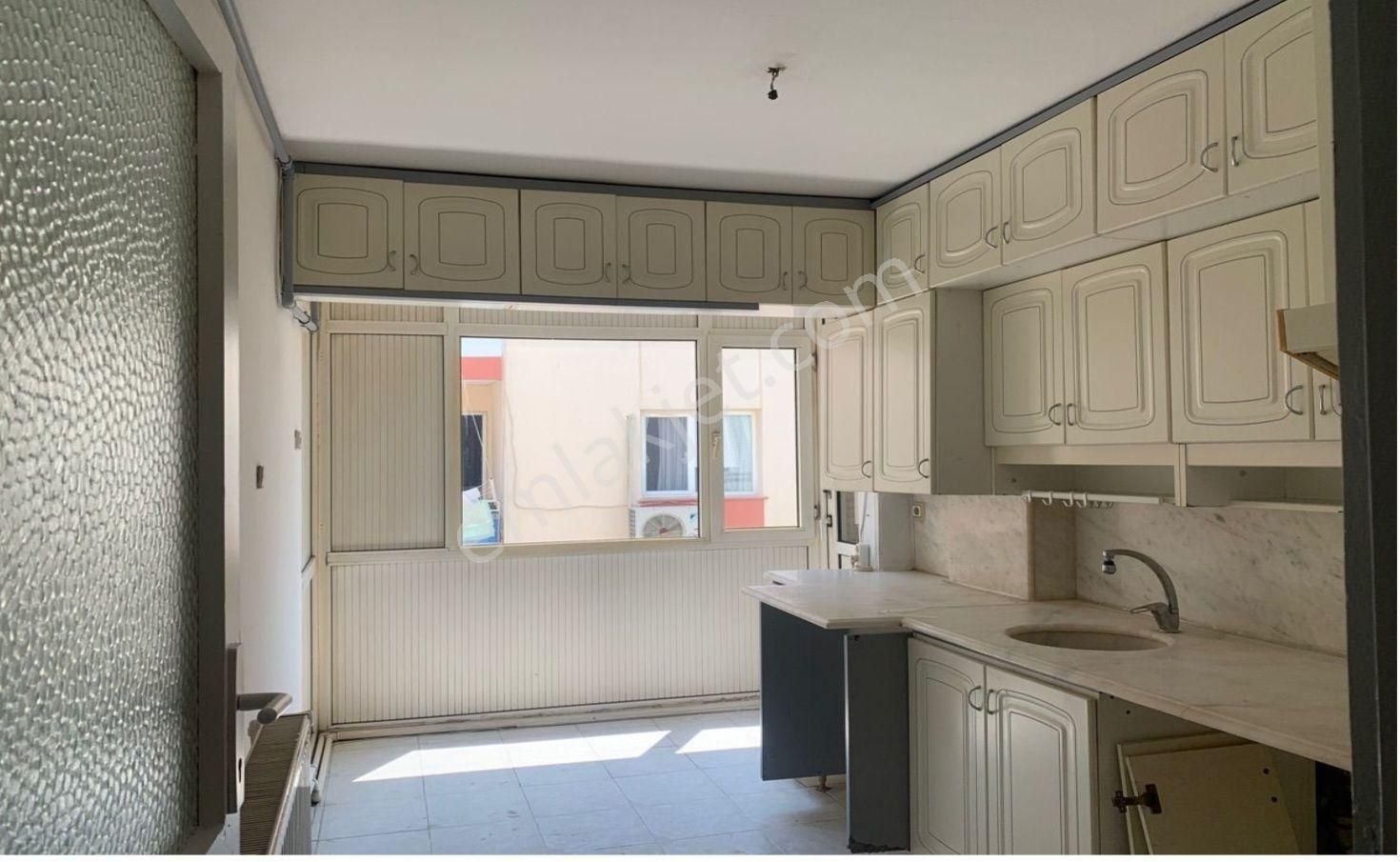 Karşıyaka Bahriye Üçok Mahallesi'nde Merkezde 3+1 Daire - Görsel 6