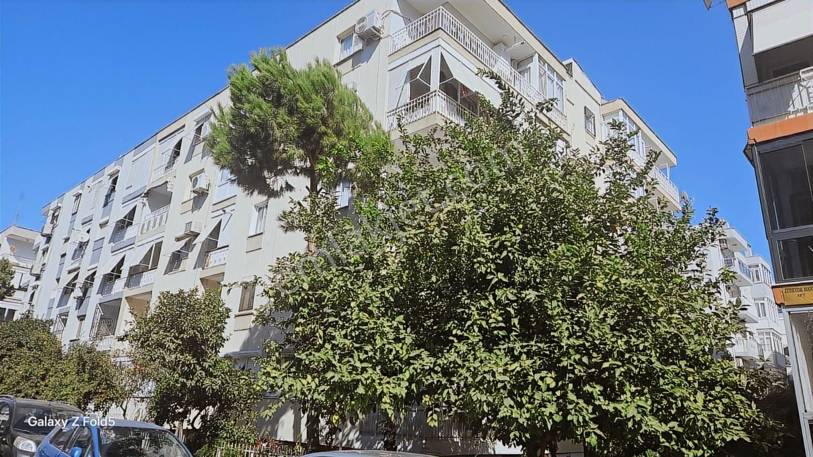 Karşıyaka Bahriye Üçok Mahallesi'nde Merkezde 3+1 Daire - Görsel 18