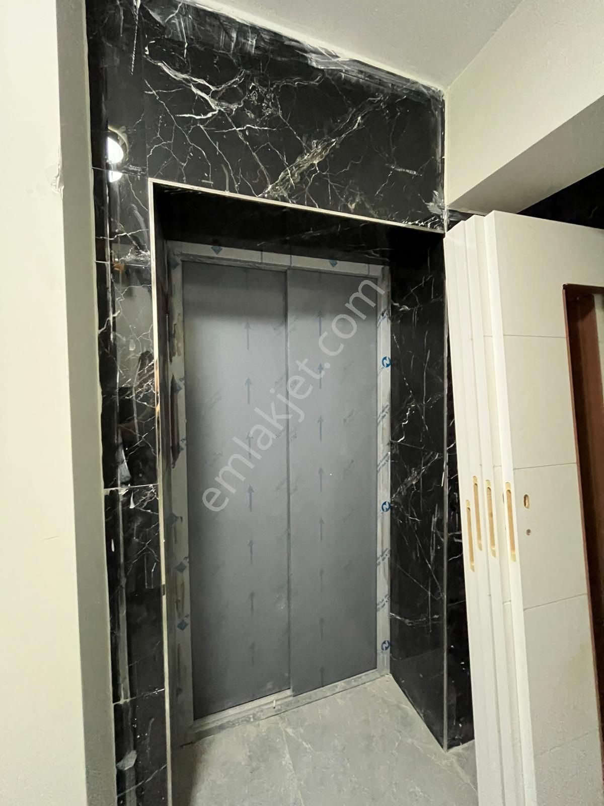 Asil'den Göztepede Sıfır Binada 2+1 Otoparklı Asansörlü Arakat - Görsel 22