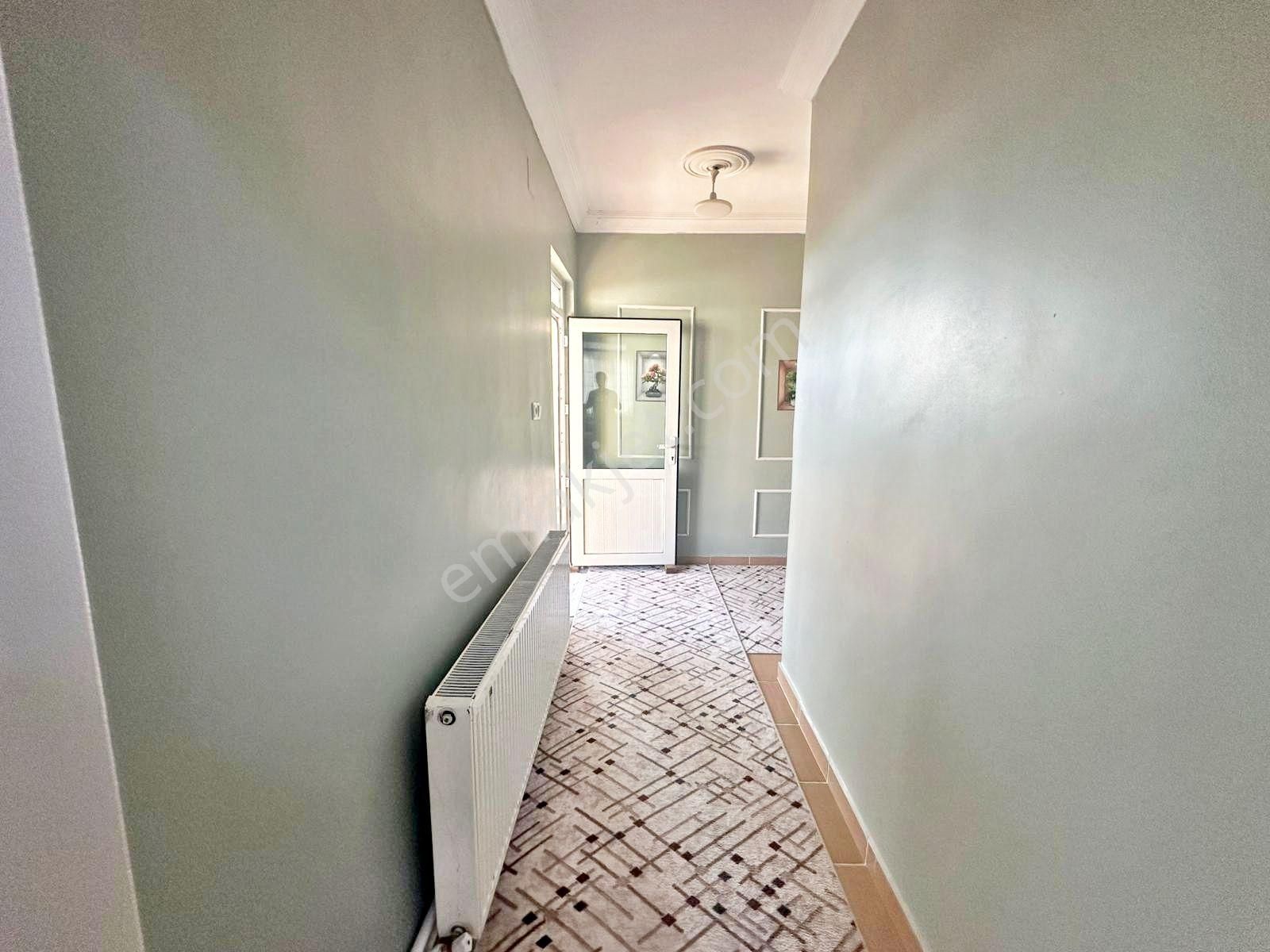 Gazikent'te Masrafsız Az Katlı Teraslı Geniş Oturum 3+1 Daire - Görsel 23