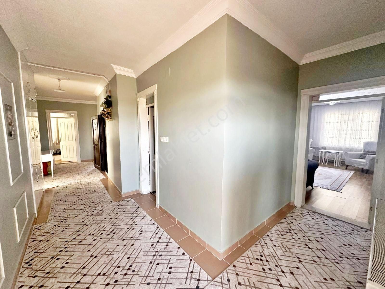 Gazikent'te Masrafsız Az Katlı Teraslı Geniş Oturum 3+1 Daire - Görsel 24