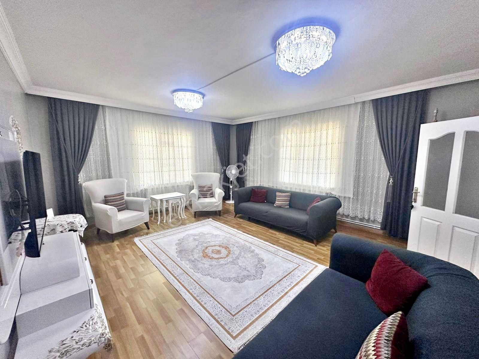 Gazikent'te Masrafsız Az Katlı Teraslı Geniş Oturum 3+1 Daire - Görsel 6