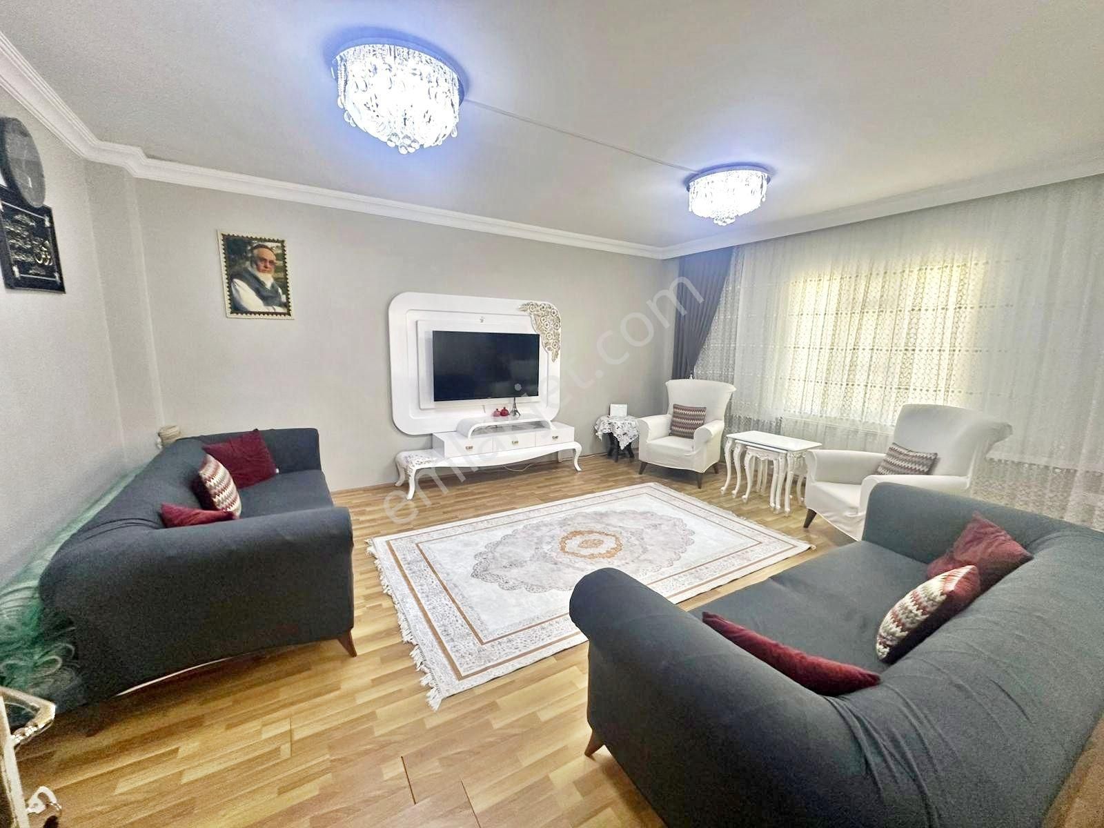 Gazikent'te Masrafsız Az Katlı Teraslı Geniş Oturum 3+1 Daire - Görsel 5