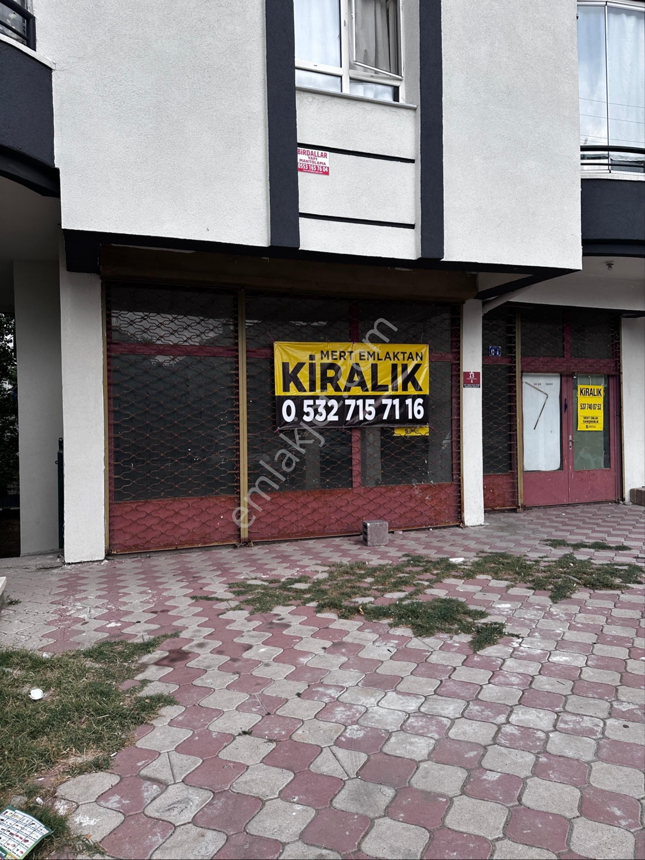 Karapürçek'te Cadde Üzeri 180m2 Geniş Kiralık Dükkan