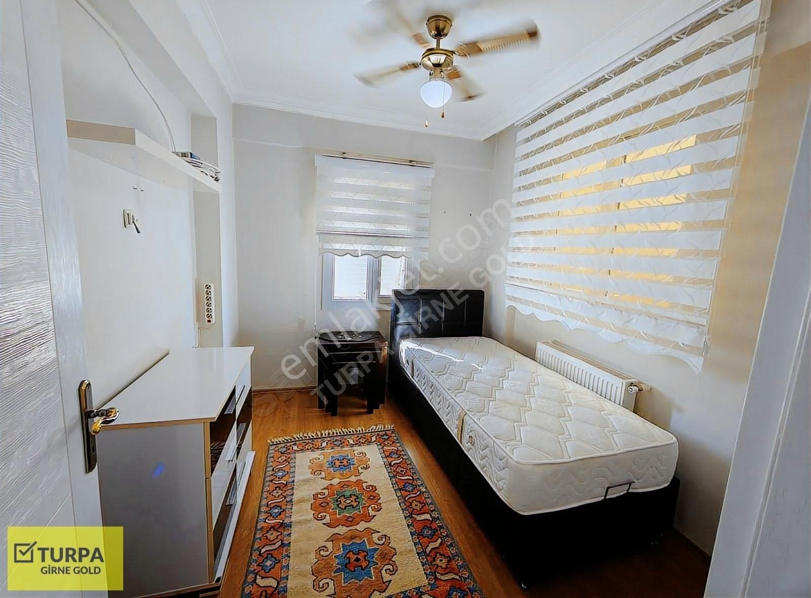 Karşıyaka Bahariye Mahallesi'nde Full Eşyalı 2+1 Kiralık Daire - Görsel 14