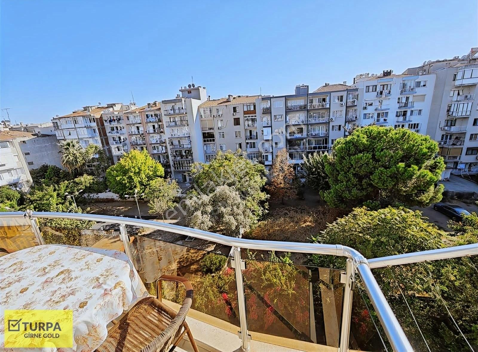 Karşıyaka Bahariye Mahallesi'nde Full Eşyalı 2+1 Kiralık Daire - Görsel 5