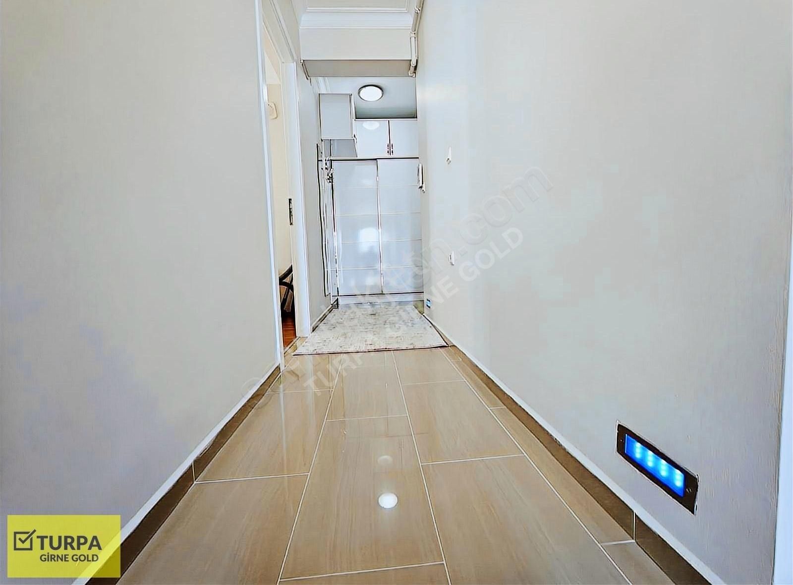 Karşıyaka Bahariye Mahallesi'nde Full Eşyalı 2+1 Kiralık Daire - Görsel 20