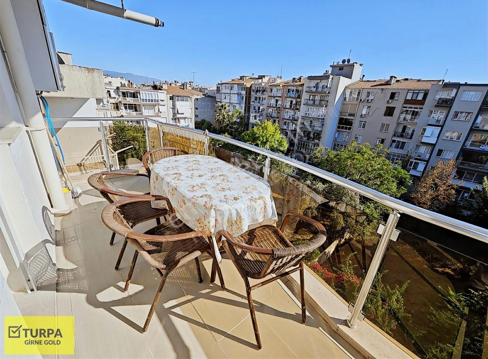Karşıyaka Bahariye Mahallesi'nde Full Eşyalı 2+1 Kiralık Daire - Görsel 26