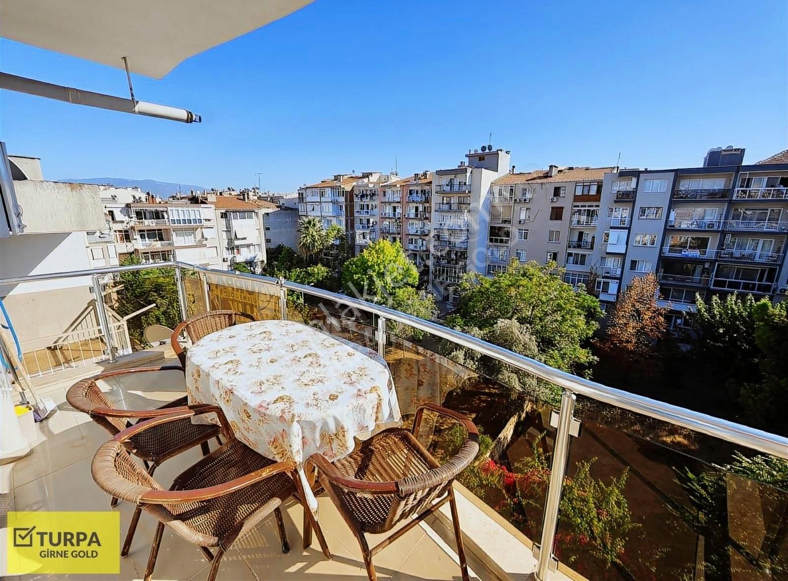 Karşıyaka Bahariye Mahallesi'nde Full Eşyalı 2+1 Kiralık Daire - Görsel 25