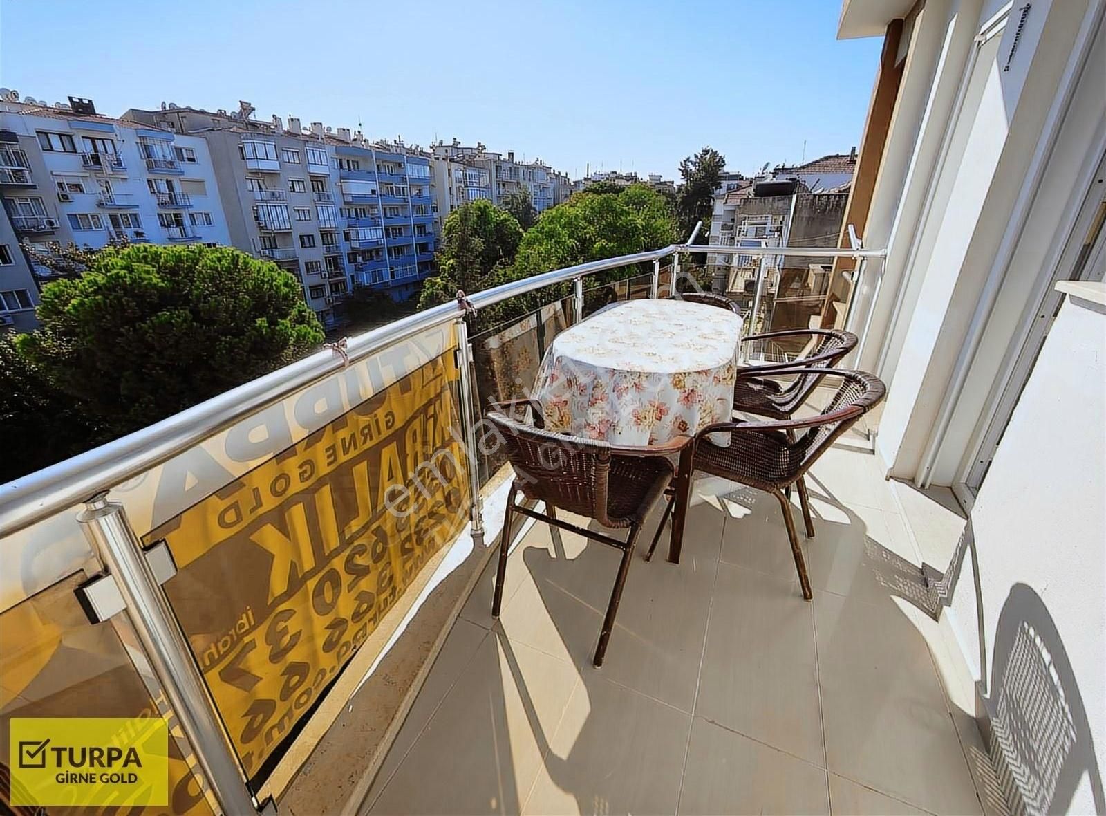 Karşıyaka Bahariye Mahallesi'nde Full Eşyalı 2+1 Kiralık Daire - Görsel 16