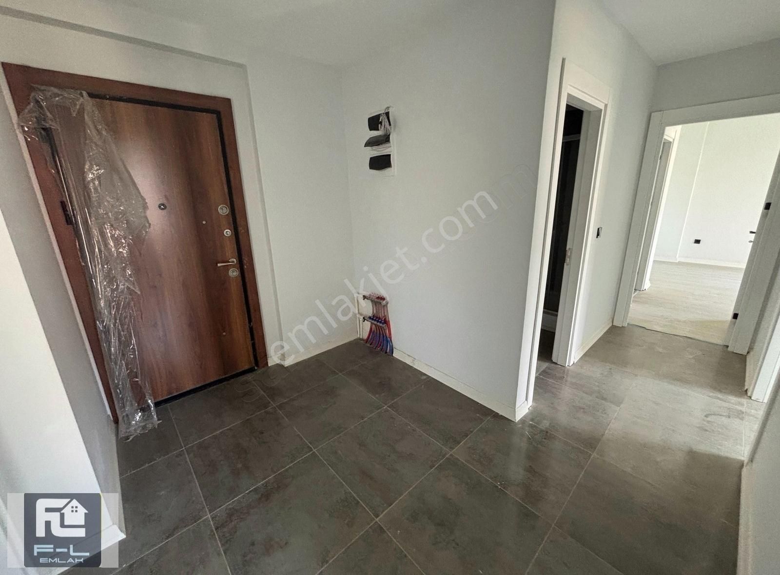 F-l Emlaktan Sancaktepe Blue Garden Sitesi 2+1 Ara Kat - Görsel 7