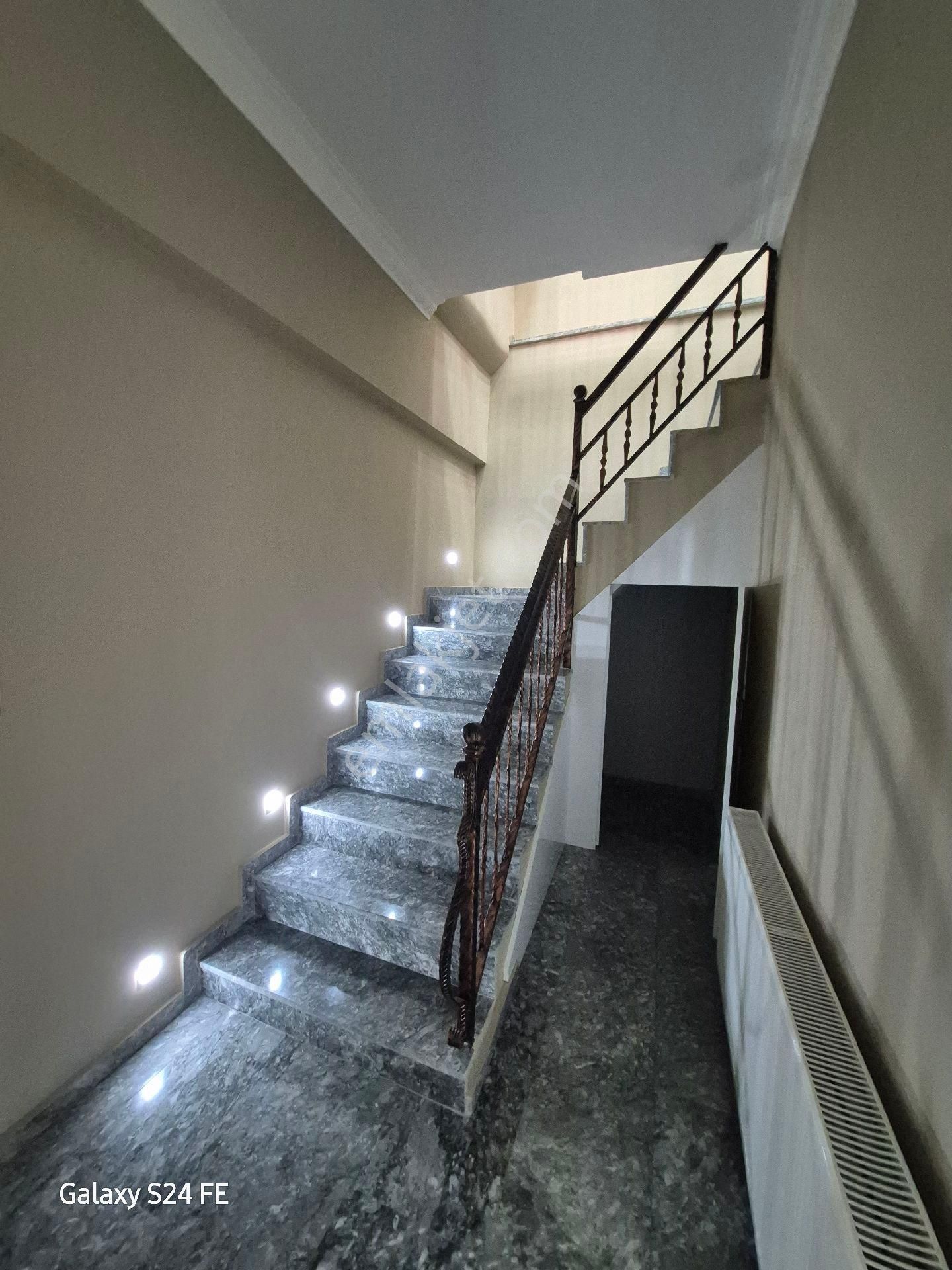 Bornova Da 3+1 Kiralık Lüks - Görsel 22