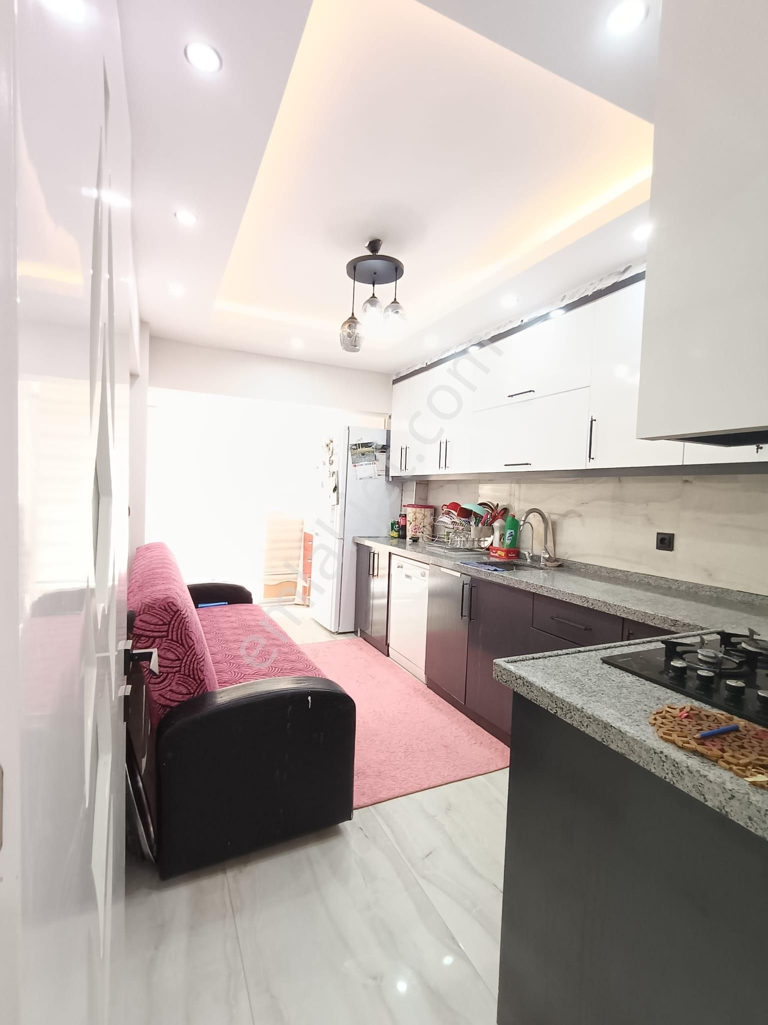 Sırakapılar Mahallesinde Yüksek Zemin Kat Yüklüklü Yerden Isıtmalı 3+1/120 M2 Daire 3.250.000 Tl - Görsel 4