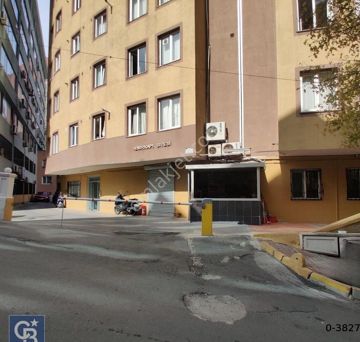 Şişlide Satılık 2+1 Boş Daire | Sitede-panoramik Şehir Manzaralı - Görsel 26