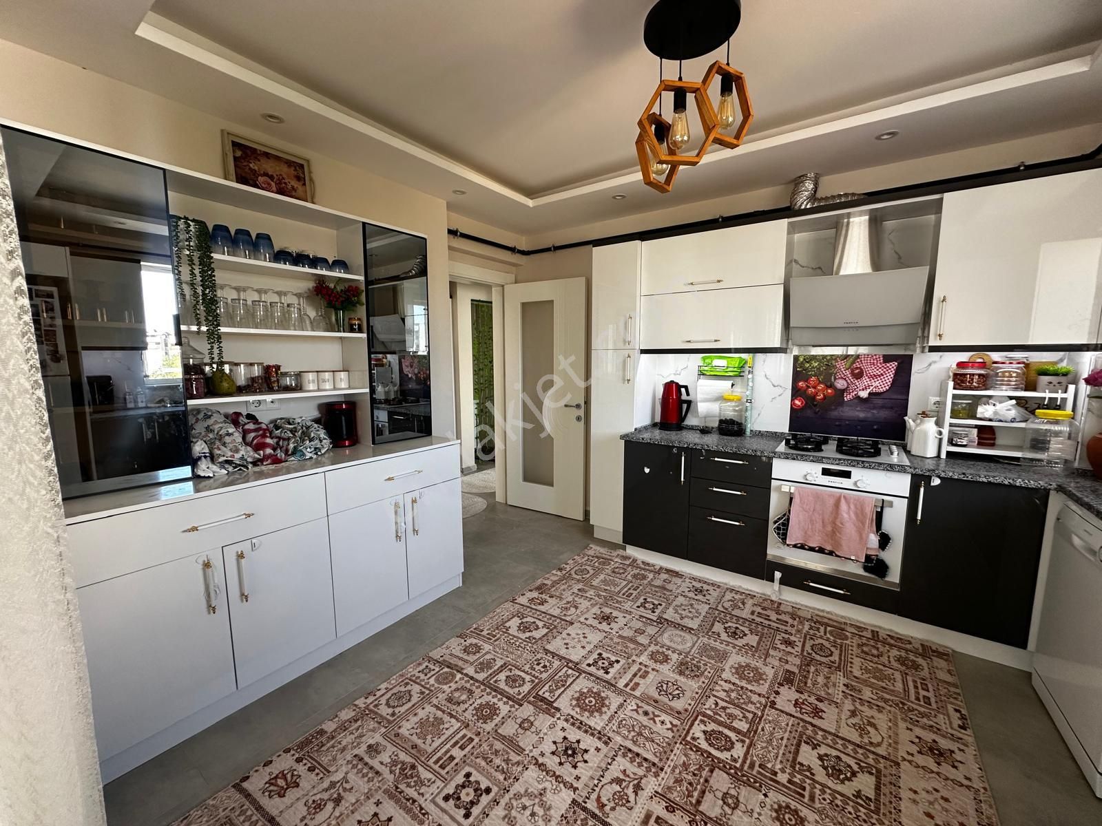 🏡 Göl-san Gayrimenkul’den 🏡 Yeşil Mahalle’de 3+1 Arakat Satılık Daire - Görsel 6