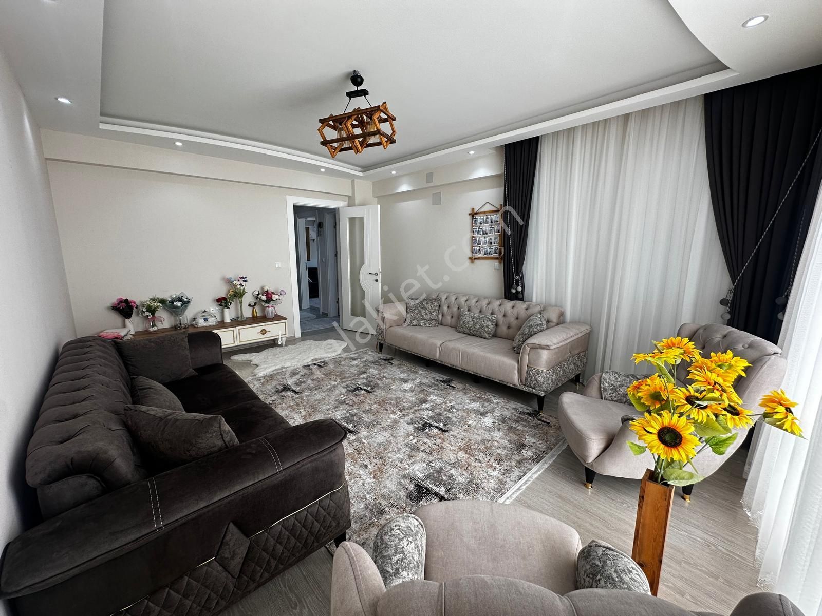 🏡 Göl-san Gayrimenkul’den 🏡 Yeşil Mahalle’de 3+1 Arakat Satılık Daire