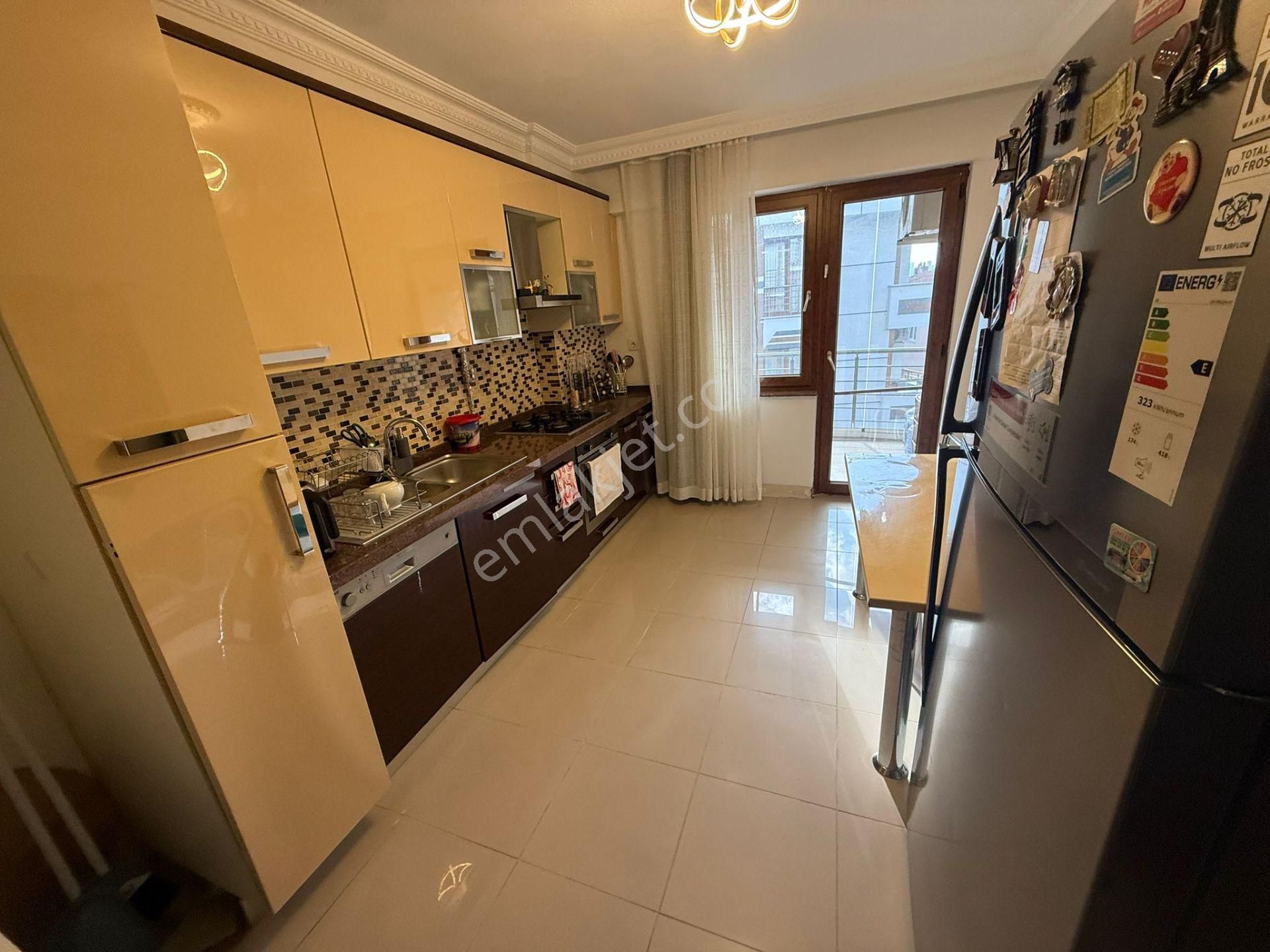 Barış'tan Gümüş Konaklarında Dayalı-döşeli Satılık 140 M2 Daire - Görsel 3