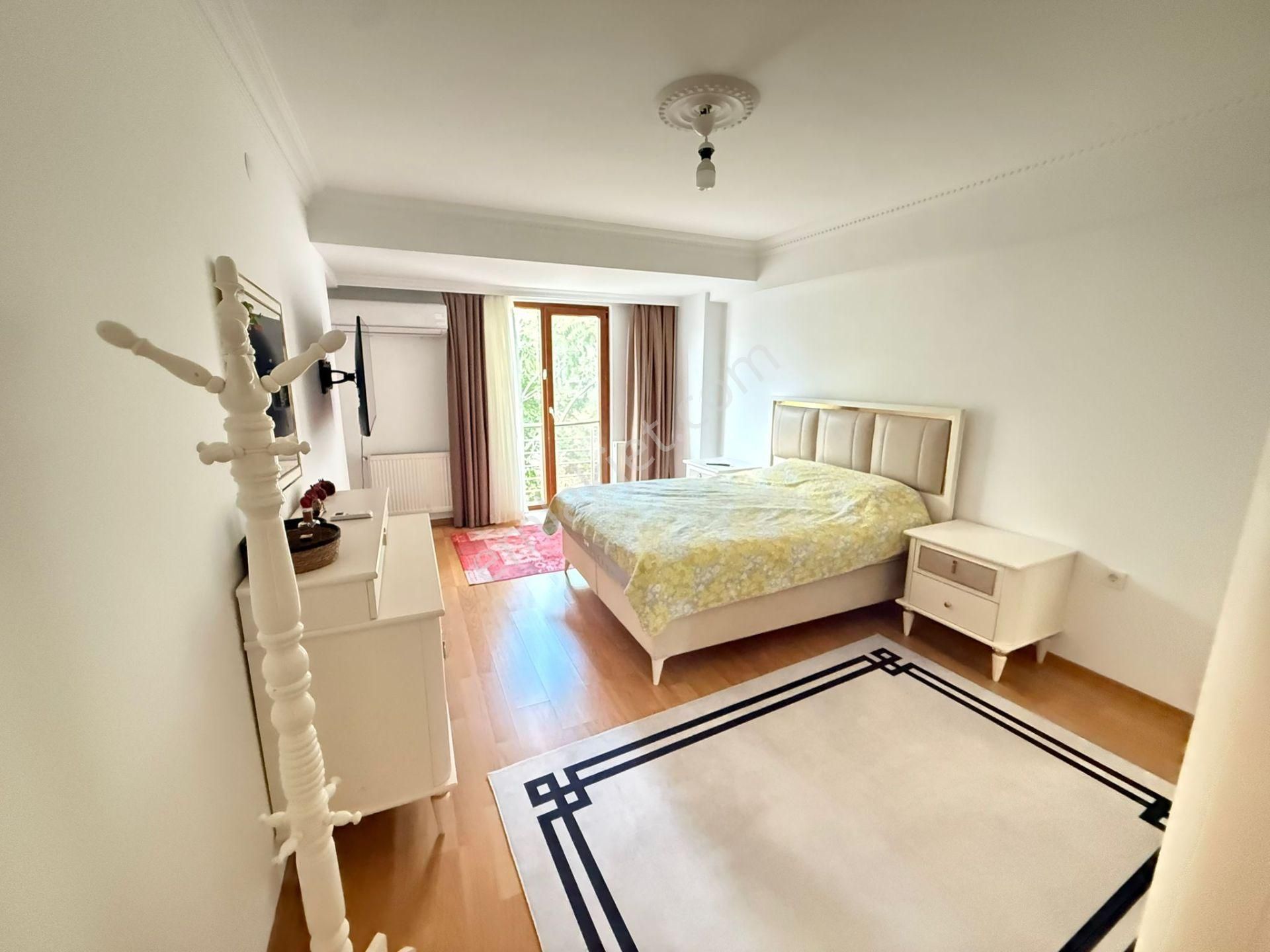 Barış'tan Gümüş Konaklarında Dayalı-döşeli Satılık 140 M2 Daire - Görsel 9