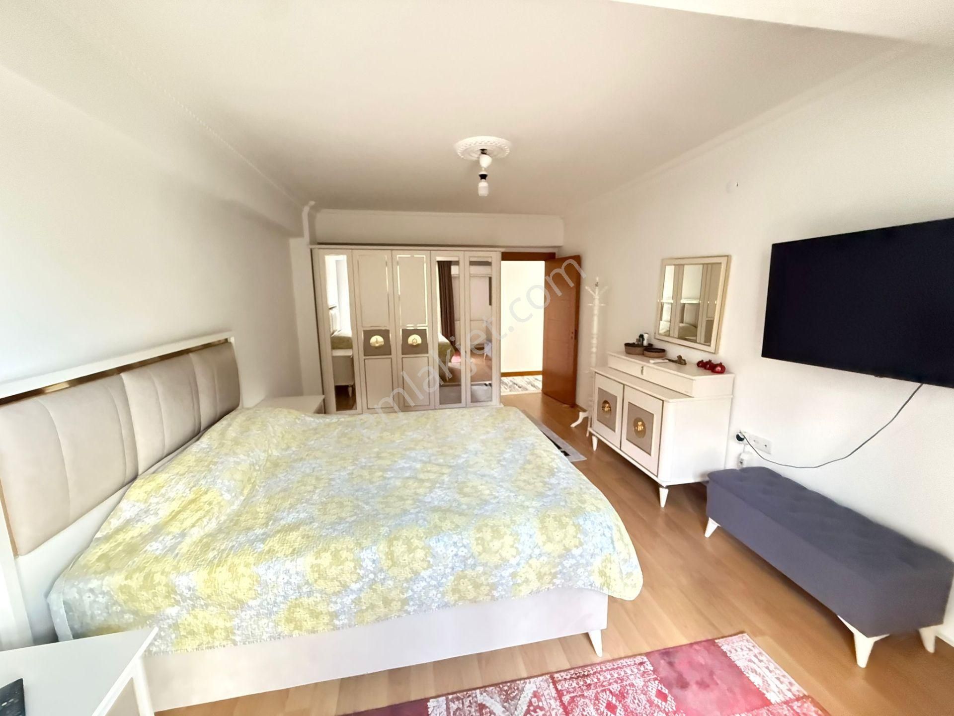 Barış'tan Gümüş Konaklarında Dayalı-döşeli Satılık 140 M2 Daire - Görsel 28