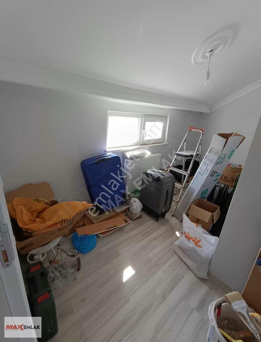 Marmaray Durağının Yanı Başında 5+1 Satılık 200 M2 Üst Dublex - Görsel 7