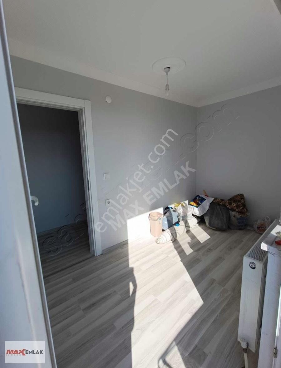 Marmaray Durağının Yanı Başında 5+1 Satılık 200 M2 Üst Dublex - Görsel 20