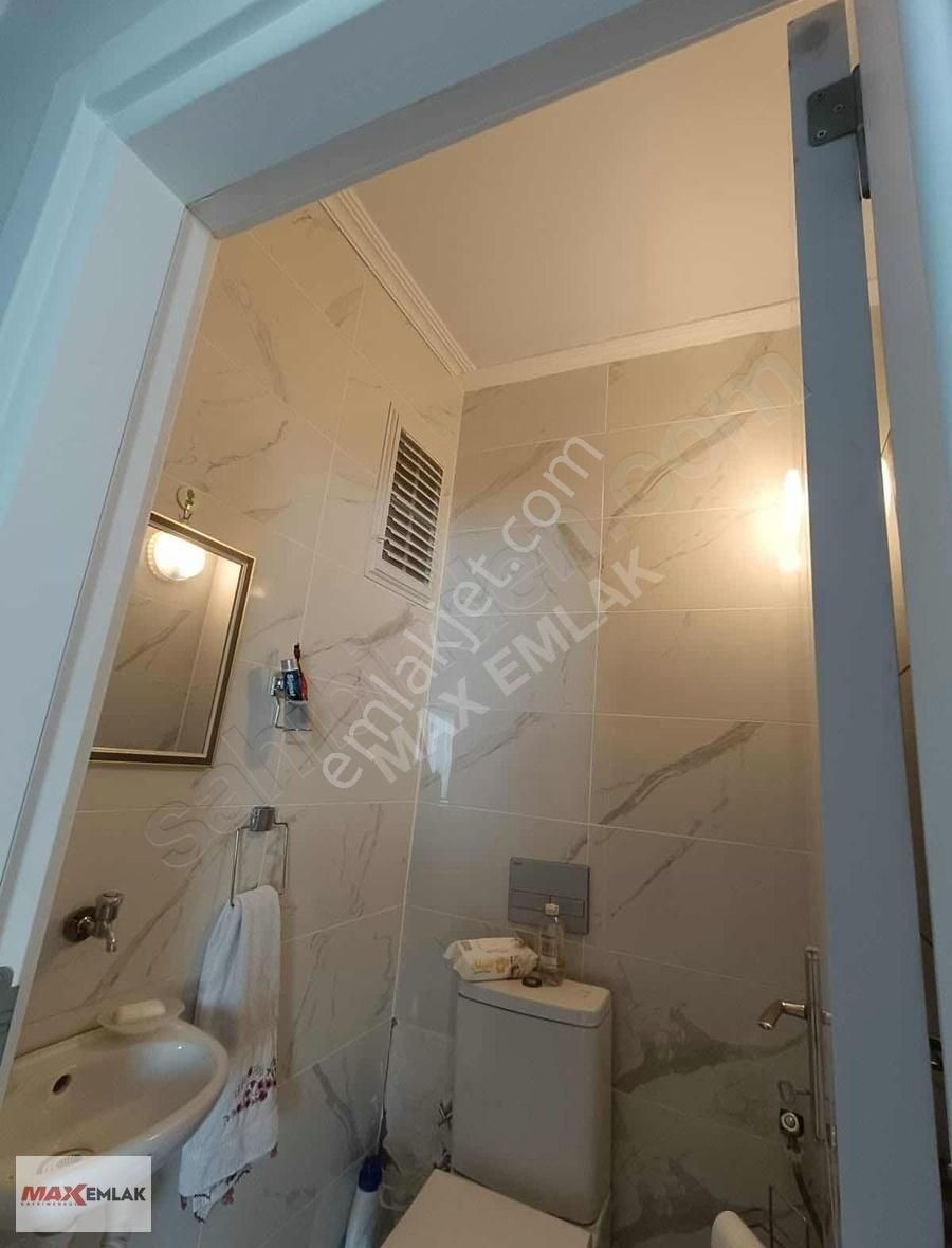 Marmaray Durağının Yanı Başında 5+1 Satılık 200 M2 Üst Dublex - Görsel 22