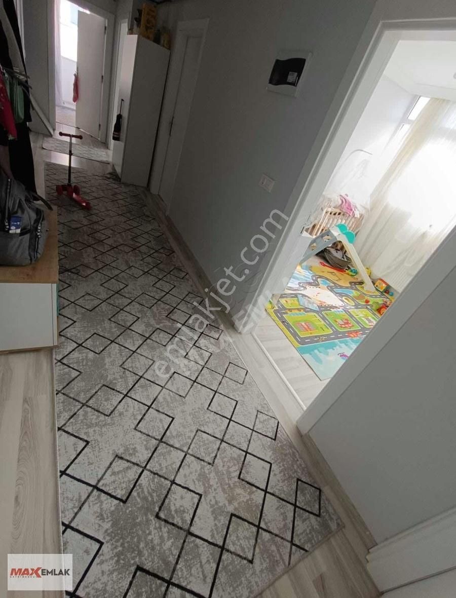 Marmaray Durağının Yanı Başında 5+1 Satılık 200 M2 Üst Dublex - Görsel 2