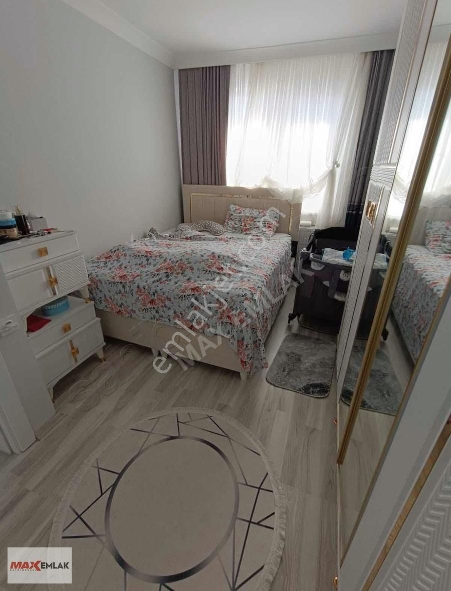 Marmaray Durağının Yanı Başında 5+1 Satılık 200 M2 Üst Dublex - Görsel 9