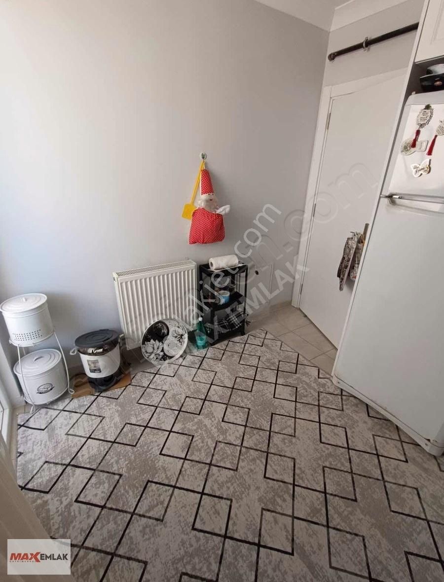 Marmaray Durağının Yanı Başında 5+1 Satılık 200 M2 Üst Dublex - Görsel 24