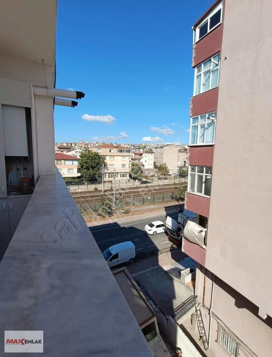 Marmaray Durağının Yanı Başında 5+1 Satılık 200 M2 Üst Dublex - Görsel 8