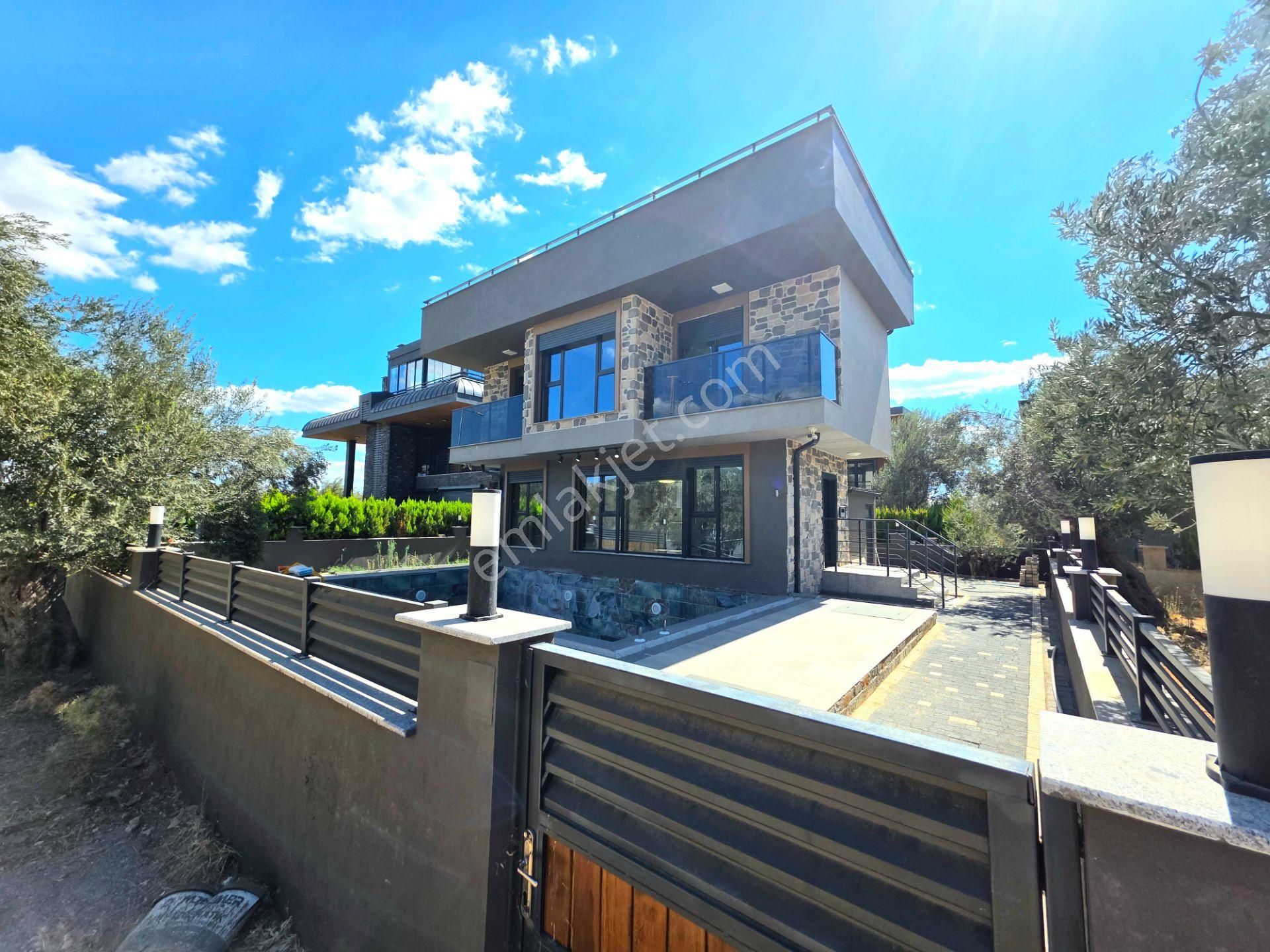 Vahdet'ten Güre'de Bağımsız Müstakil Havuzlu 3+1 Manzaralı Villa - Görsel 5