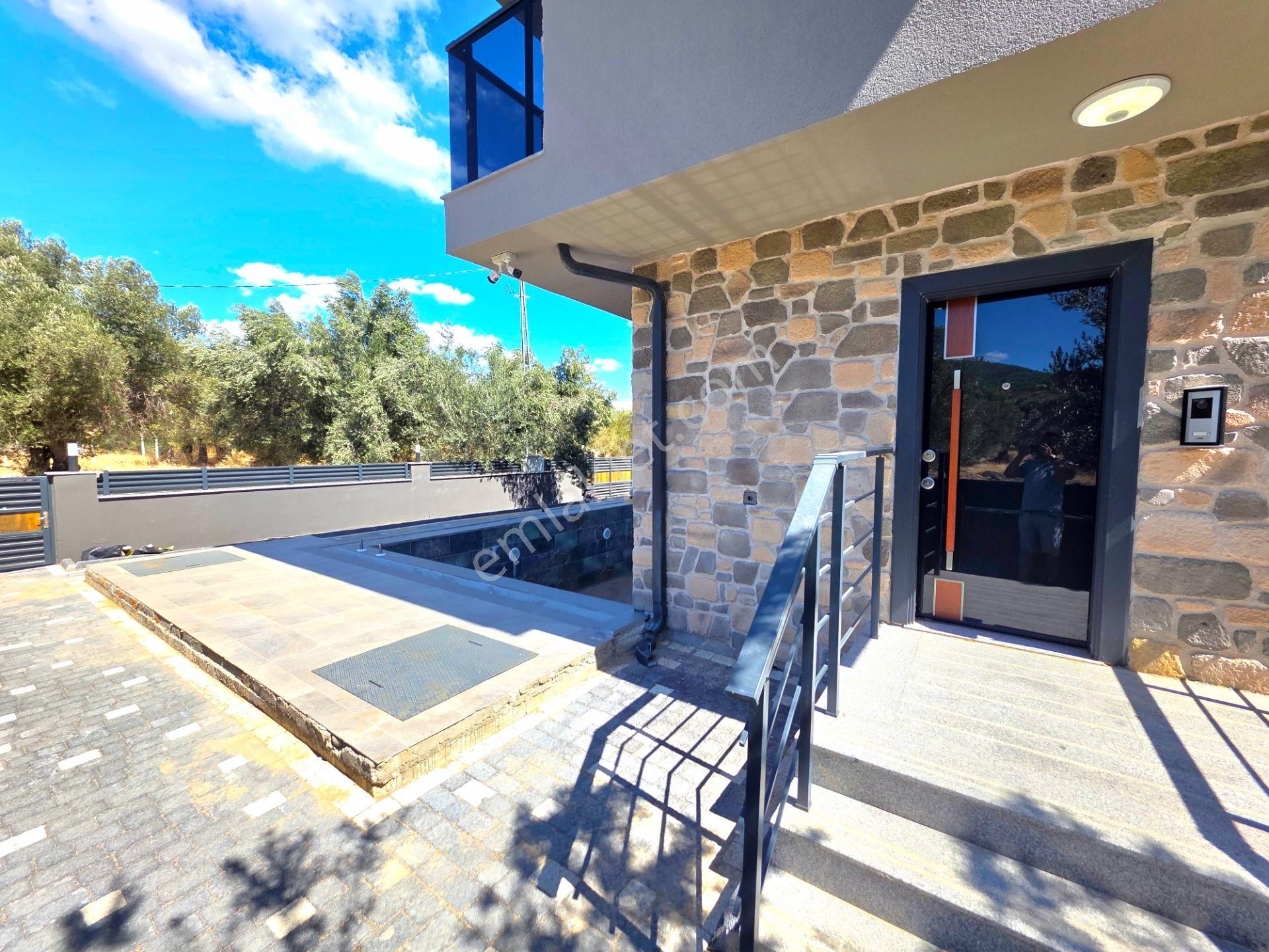 Vahdet'ten Güre'de Bağımsız Müstakil Havuzlu 3+1 Manzaralı Villa - Görsel 10