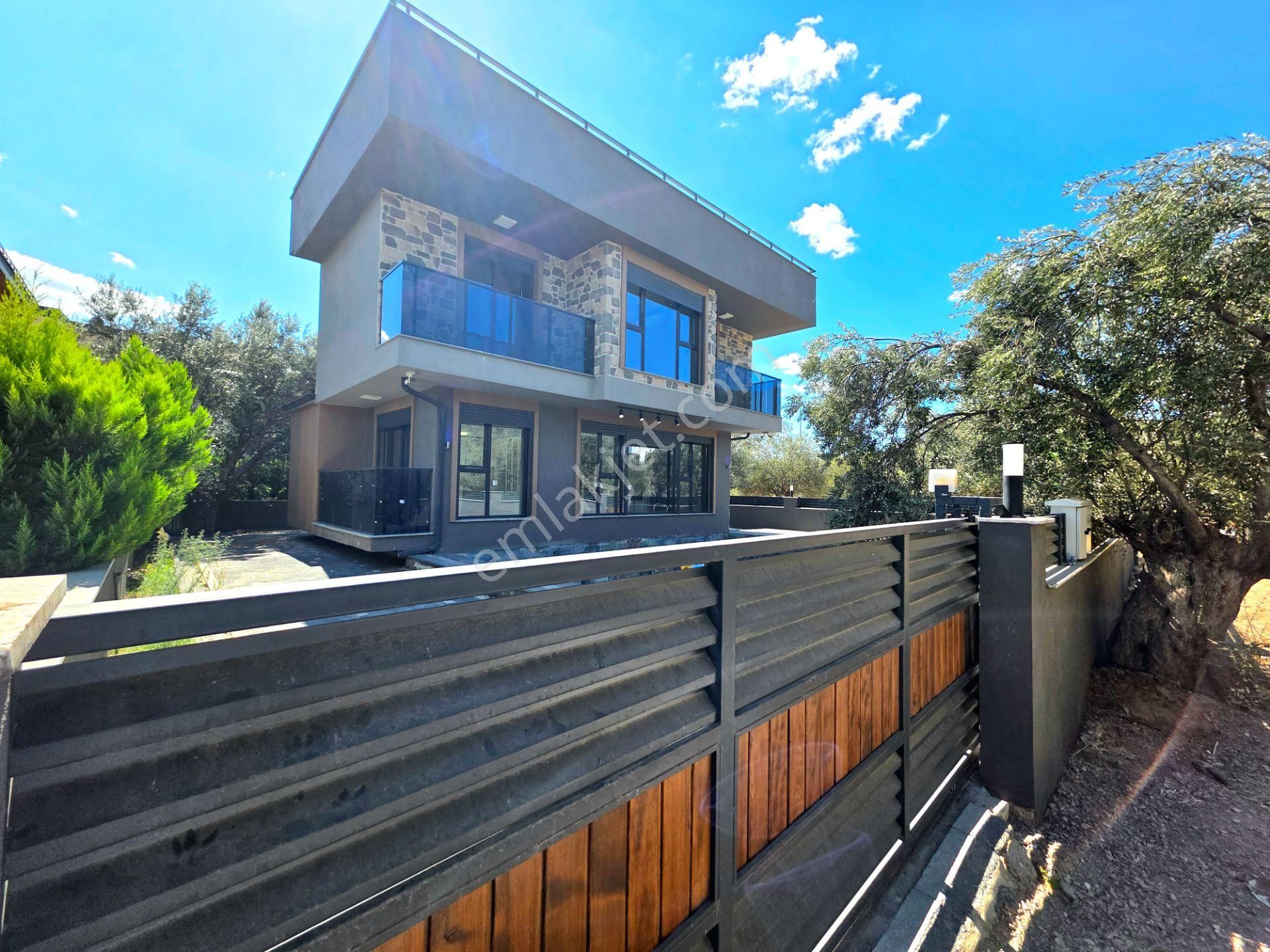 Vahdet'ten Güre'de Bağımsız Müstakil Havuzlu 3+1 Manzaralı Villa - Görsel 6