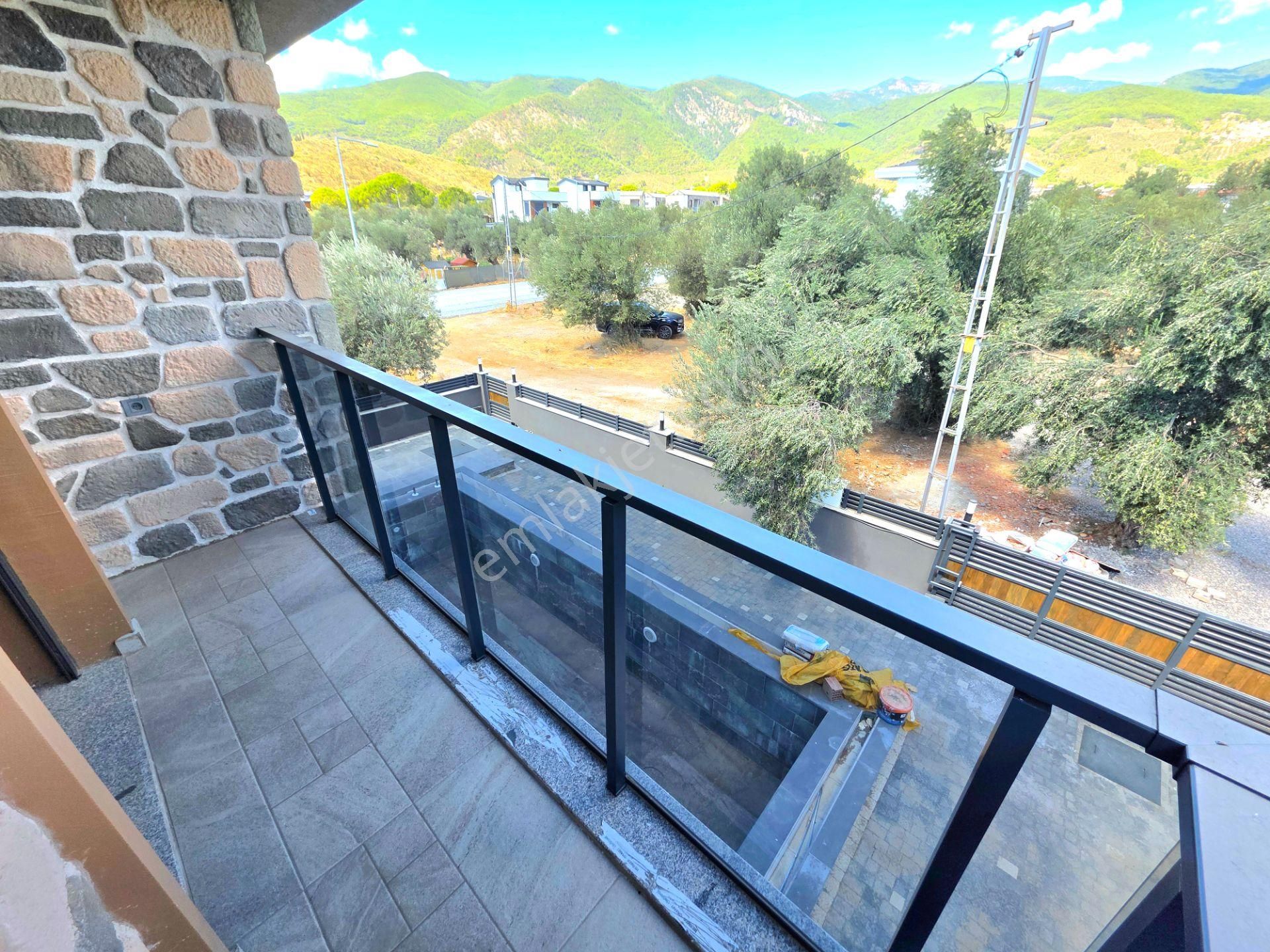 Vahdet'ten Güre'de Bağımsız Müstakil Havuzlu 3+1 Manzaralı Villa - Görsel 19