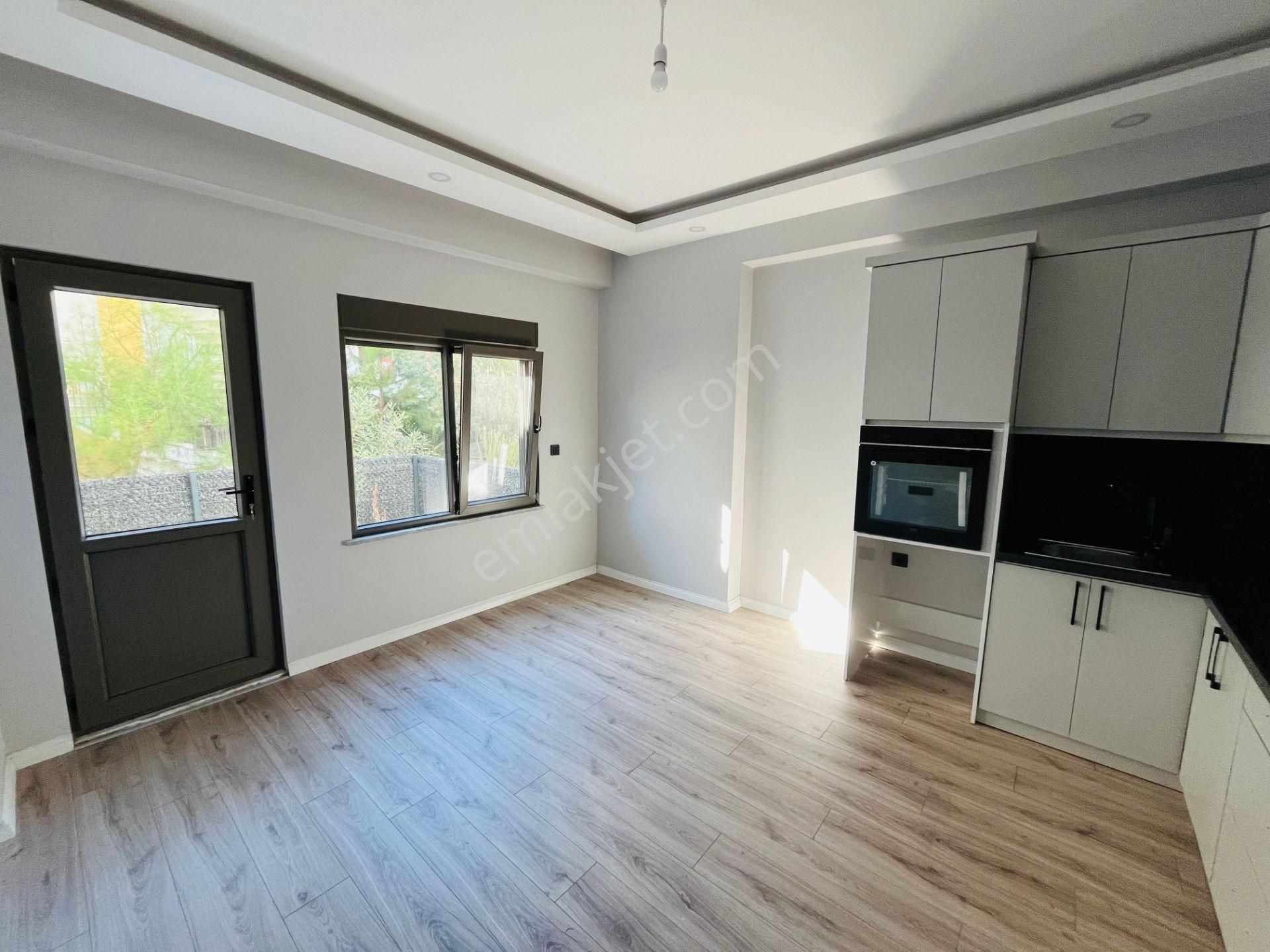 Altınoluk Kazdağları Eteklerinde Merkezi Konumda Kapalı Otoparklı Bahçeli 2+1 Lüx Son Daire - Görsel 14