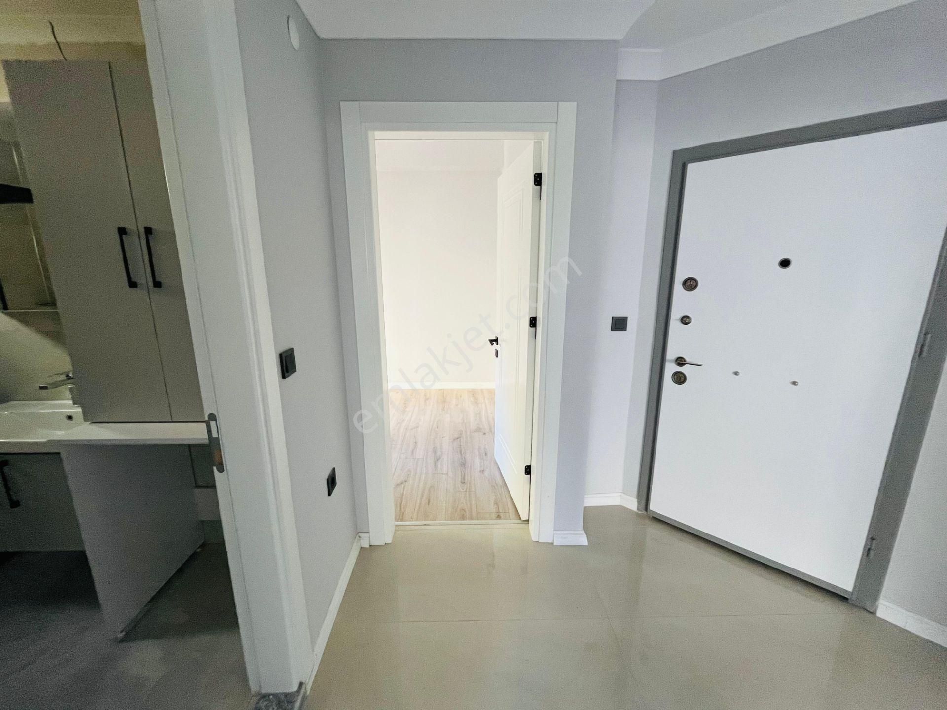 Altınoluk Kazdağları Eteklerinde Merkezi Konumda Kapalı Otoparklı Bahçeli 2+1 Lüx Son Daire - Görsel 20