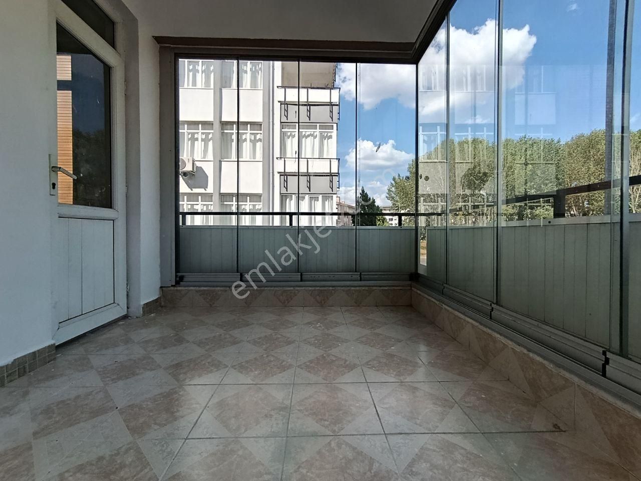Akçayda Doğalgazlı Otoparklı Ayrı Mutfaklı Full Yapılı 2+1 Daire - Görsel 14