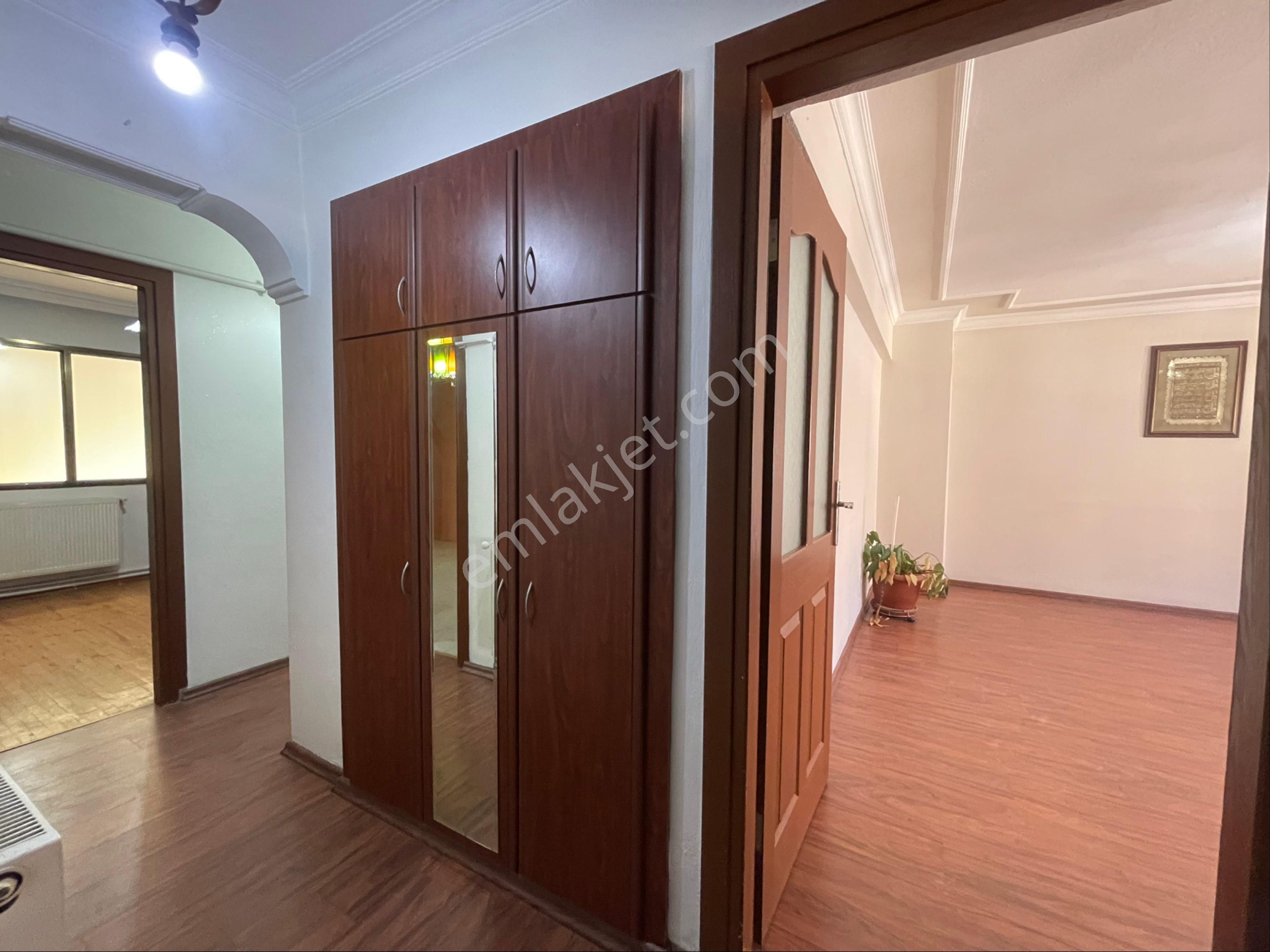 Kazım Karabekir Mah'de 5+2 Dubleks 220m2 Doğalgazlı Satılık Daire - Görsel 2