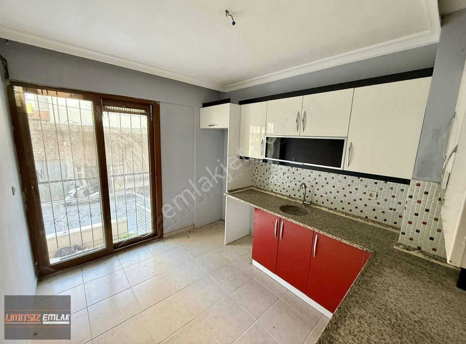 Şemikler'de | Balkonlu | Koridorlu | Kapalı Mutfak | Satılık 1+1 - Görsel 9