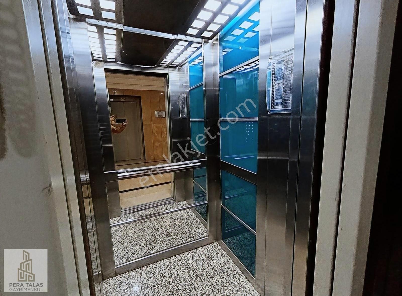 Hulusi Akar Bulvarı Üzerinde 180m2 Geniş 3+1 Satılık Daire - Görsel 5