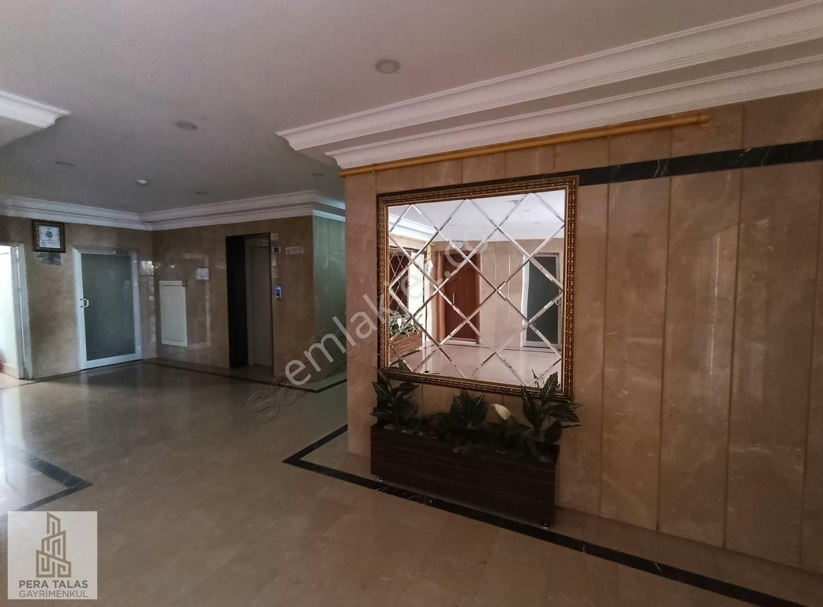 Hulusi Akar Bulvarı Üzerinde 180m2 Geniş 3+1 Satılık Daire - Görsel 3