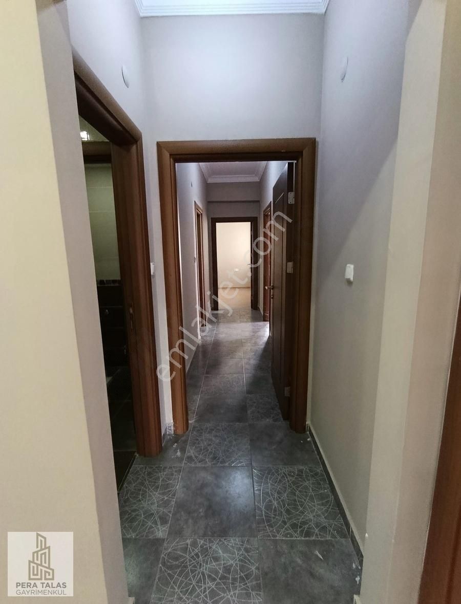 Hulusi Akar Bulvarı Üzerinde 180m2 Geniş 3+1 Satılık Daire - Görsel 8