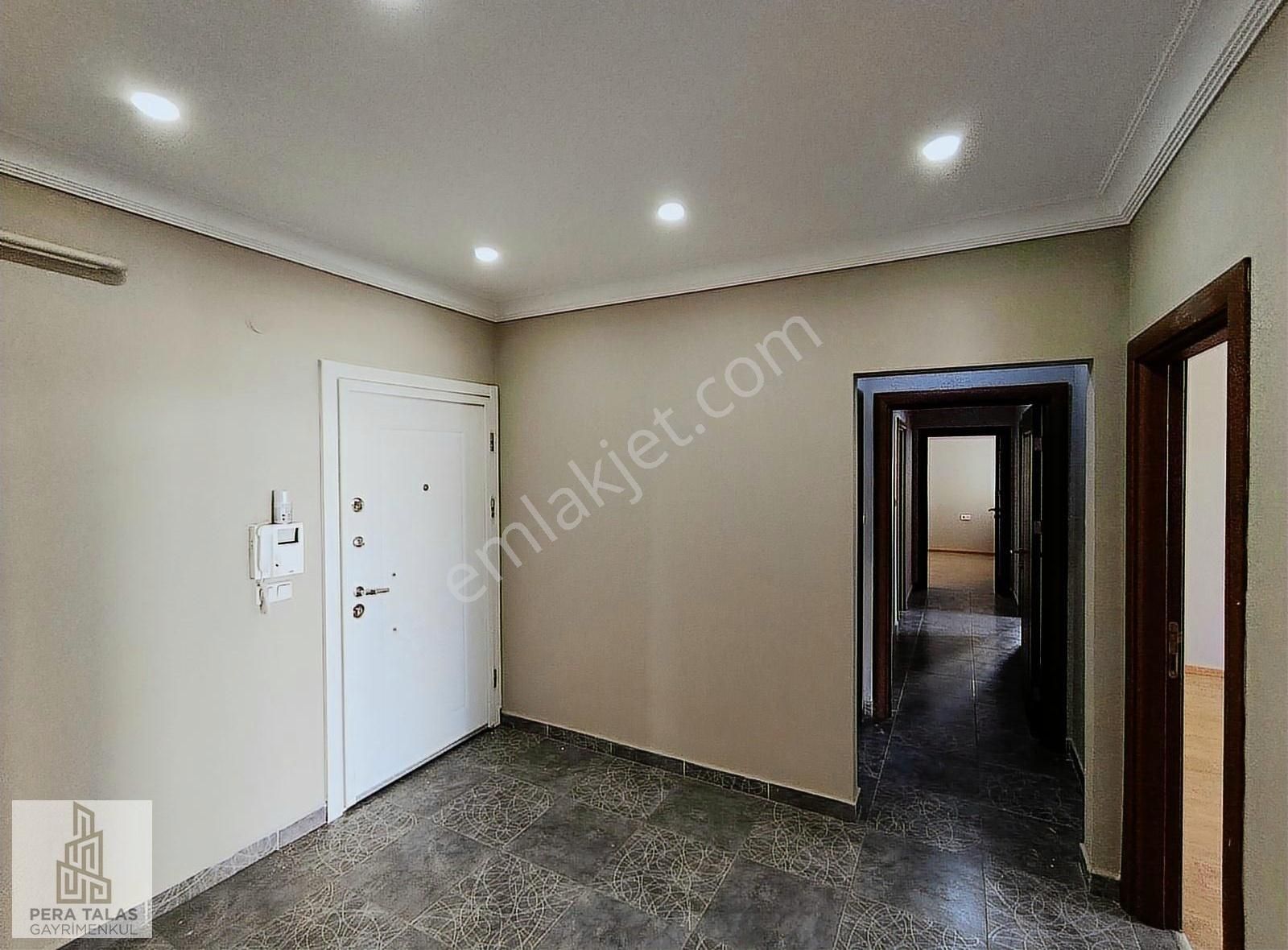 Hulusi Akar Bulvarı Üzerinde 180m2 Geniş 3+1 Satılık Daire - Görsel 14