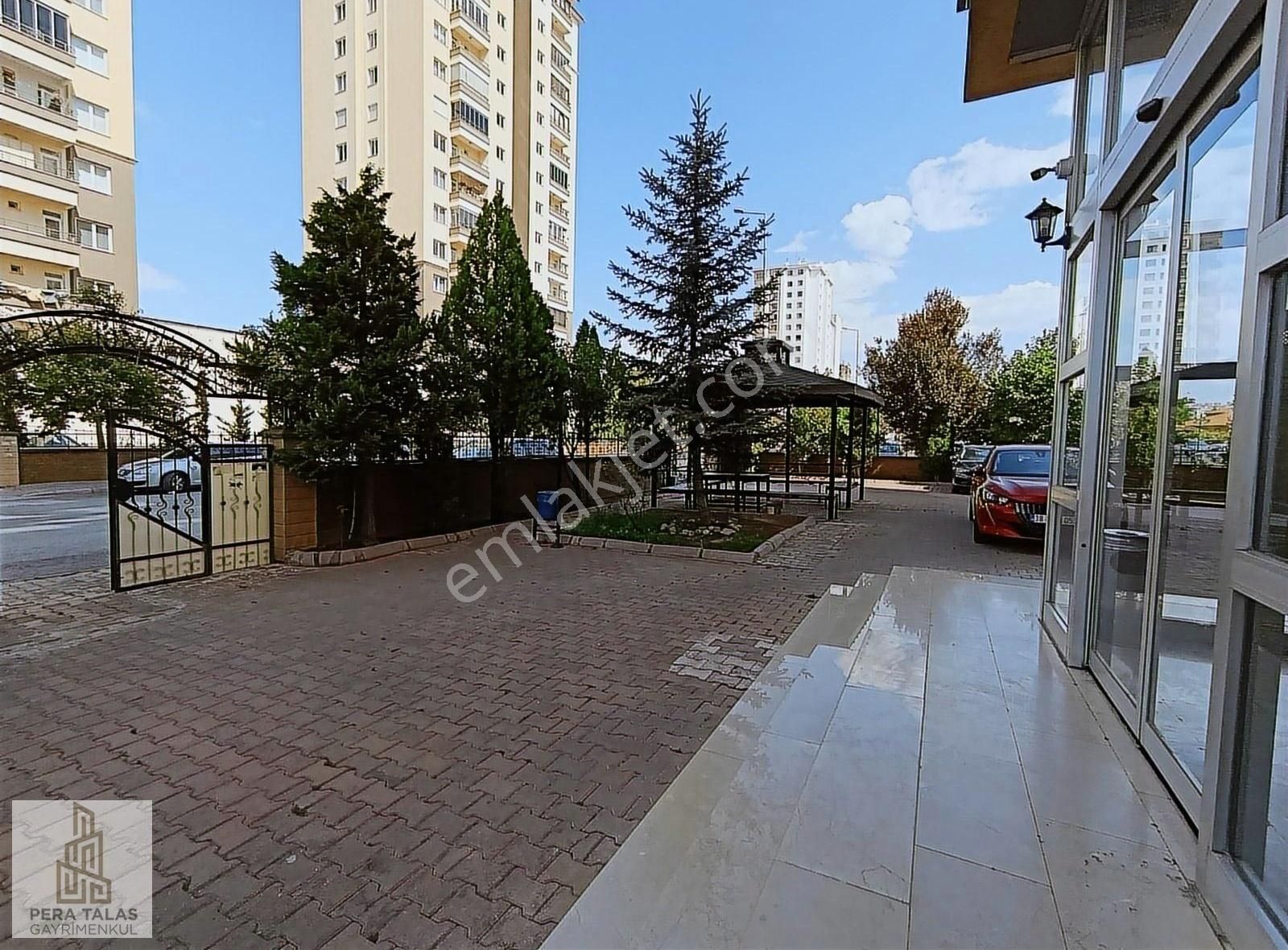 Hulusi Akar Bulvarı Üzerinde 180m2 Geniş 3+1 Satılık Daire - Görsel 20