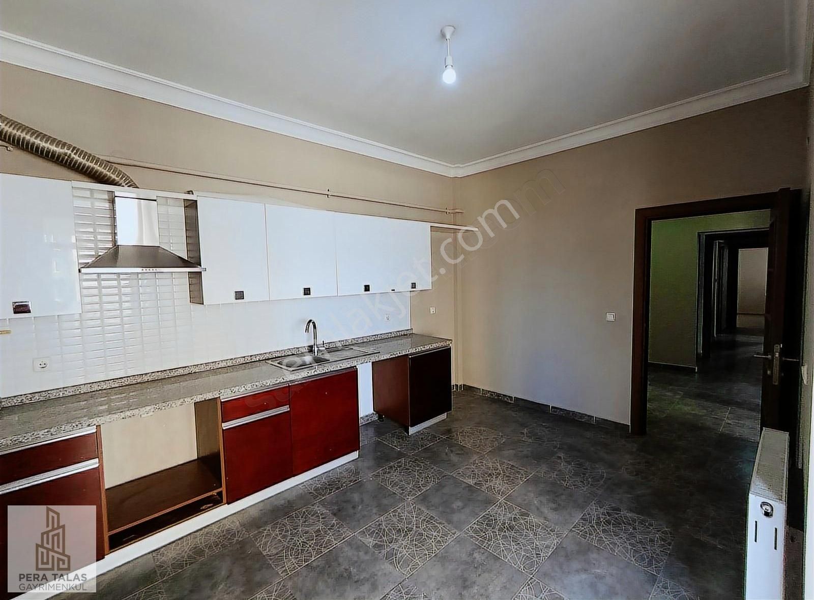 Hulusi Akar Bulvarı Üzerinde 180m2 Geniş 3+1 Satılık Daire - Görsel 12