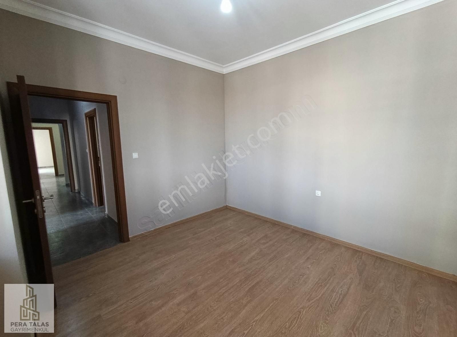 Hulusi Akar Bulvarı Üzerinde 180m2 Geniş 3+1 Satılık Daire - Görsel 9