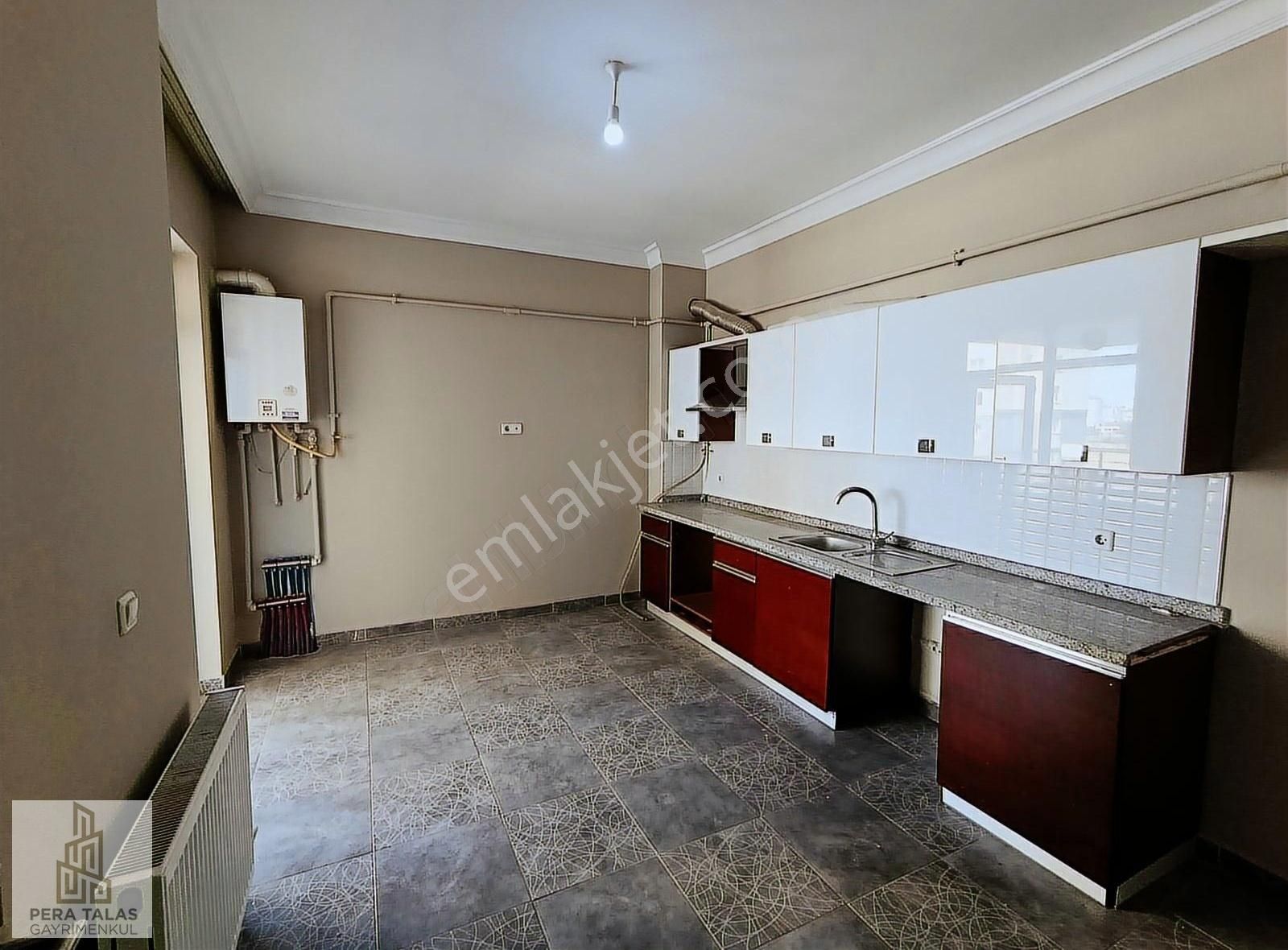 Hulusi Akar Bulvarı Üzerinde 180m2 Geniş 3+1 Satılık Daire - Görsel 21