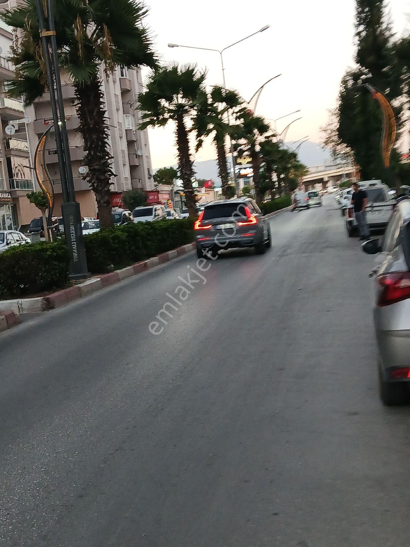 Satılık Torbakent Sitesinde 120 M2 Doğalgazlı Asansörlü Çift Cepheli Çift Balkonlu Ara Daire - Görsel 22