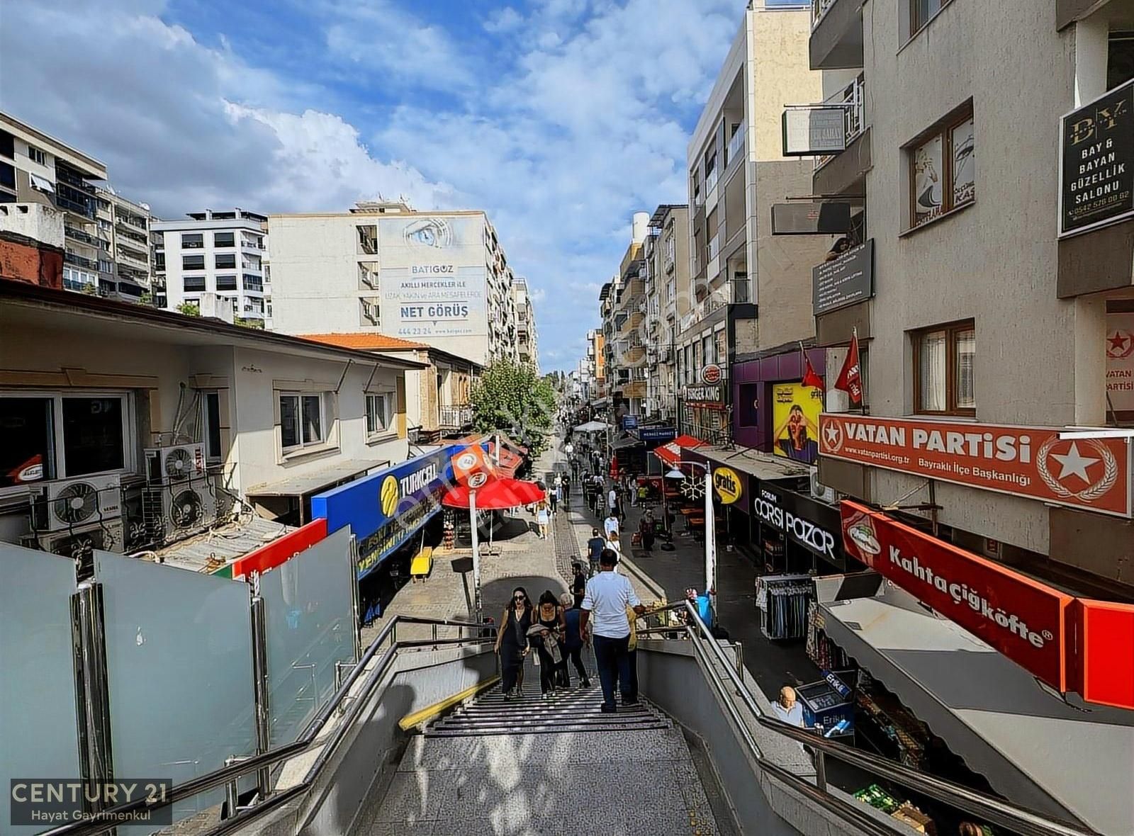 Bayraklı Sevgi Yolu'nda Satılık Dükkan - Görsel 4